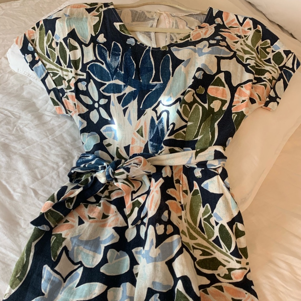 Floral, linen jumpsuit!
